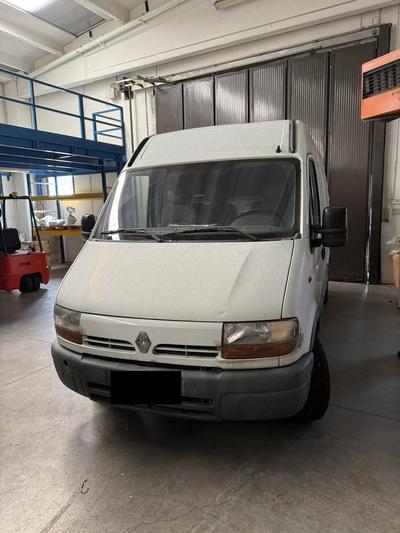 Furgone Renault Master tetto alto bianco immatricolato in Italia il...