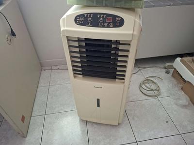 (Lotto n.77) Un condizionatore Duracraft mod. AMD- 50E 8000Btu/h