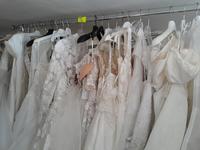 LOTTO 11: N.35 ABITI DA SPOSA