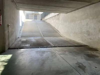 a. box doppio mq. 17. A.1 Terreno vincolato a standardPER L’ASSISTENZA ALLAPARTECIPAZIONE ALL’ASTA DEI BENI IMMOBILI E MOBILI CI SI PUO’ RIVOLGERE ALL’I.V.G. DIMONZA. IL TRIBUNALE DI MONZA NON H...