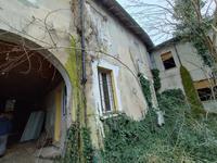 Piena proprieta' di complesso immobiliare di antica...