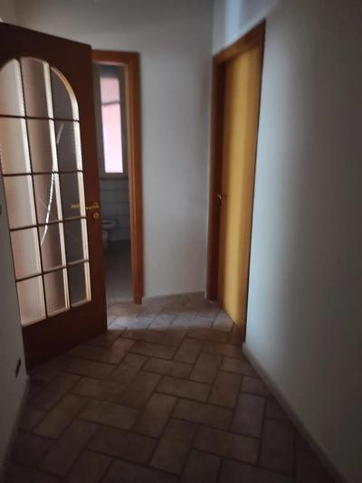 Piena proprietà di appezzamenti di terreno e fabbricato destinato a civile...