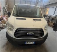 Autocarro marca Ford modello Transit targato FN246HF 