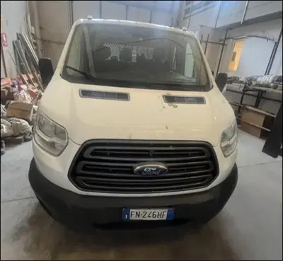 Autocarro marca Ford modello Transit targato FN246HF 