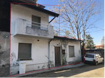 FABBRICATO DI 2 LOCALI, BAGNO AL P. TERRA CON ORTO RIPOSTIGLIO E SOVRASTANTE LOCALE CAMERA - MQ. 74 