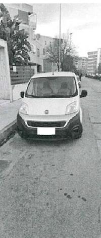 Furgone Fiat Fiorino con batteria scarica anno 2014.