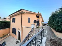 RACCOLTA OFFERTE - Porzione di villetta bifamiliare a...
