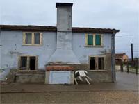 Piena proprietà per la quota di 1/1 di porzione di casa...