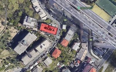 Appartamento interno 3, piano secondo, per la quota di 100%. composto da un ingresso, soggiorno con angolocottura, tre camere, un bagno, un corridoio e un balcone. L’appartamento ha una superficie convenzionale di 65,76 metri quadrati.