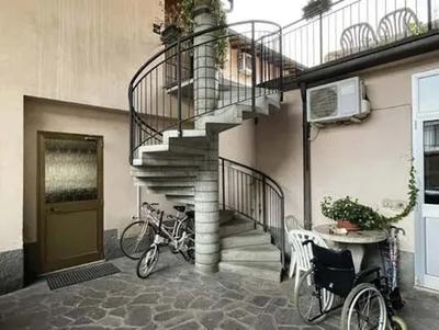 Unità immobiliare uso laboratorio al piano terra dell’edificato storico...