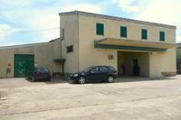Complesso artigianale con cortile e pertinenze a Guasila...