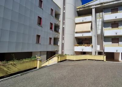 “Piena proprietà su appartamento sito in Canino (VT) Via Guido Rossa n. 5, distinto al catasto fabbricati al Fg. 29 p.lla 467, sub 121, 57 e 178, composto da abitazione categoria A/2 - classe 2 - c...