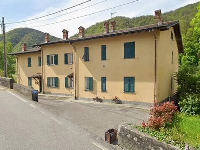 Porzione di fabbricato a destinazione residenziale composta da un...