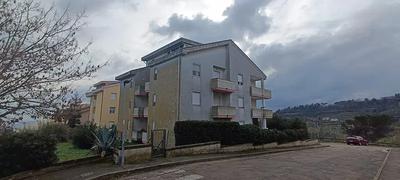 Appartamento per civile abitazione sito al Piano Quarto di fabbricato a...