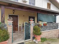 Piena proprietà di una porzione immobiliare con...