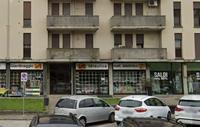Appartamento al piano primo, con garage al piano...