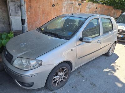 Autovettura Fiat PuntoPer visionare la documentazione disponibile, si...