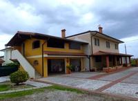 LOTTO PRIMO: Complesso edilizio ad uso residenziale su...