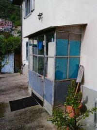 fabbricato indipendente ad uso abitazione con corte...