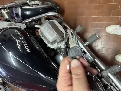 Motoveicolo Guzzi California targato AD68909